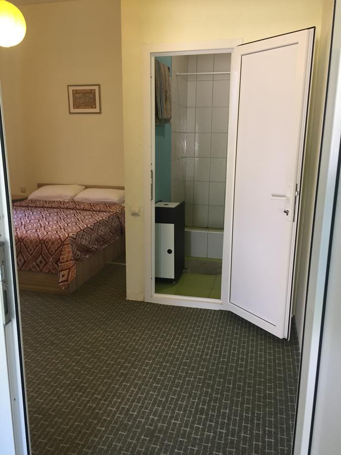 Guest House Inkit Pizunda Bagian luar foto