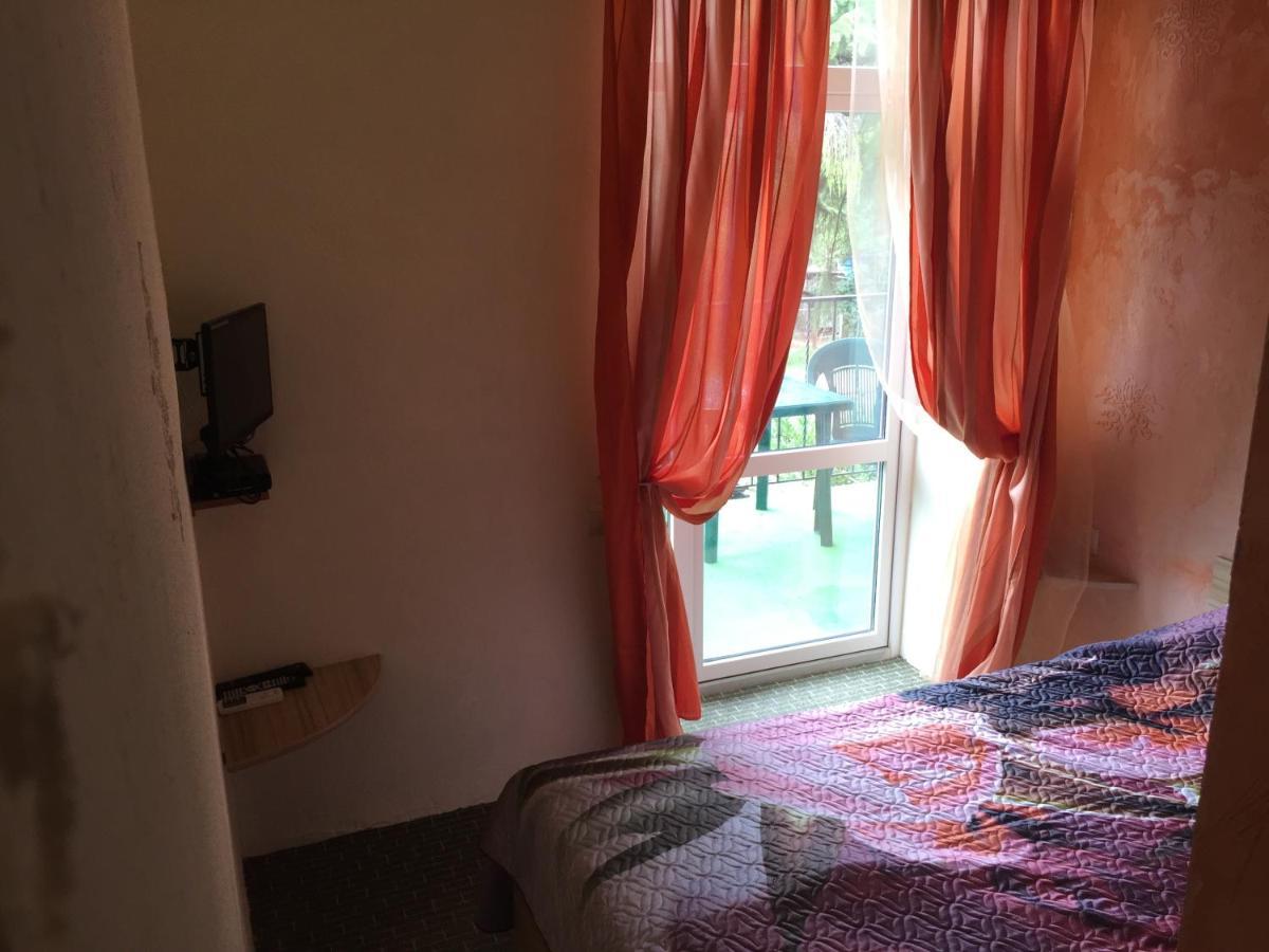 Guest House Inkit Pizunda Bagian luar foto