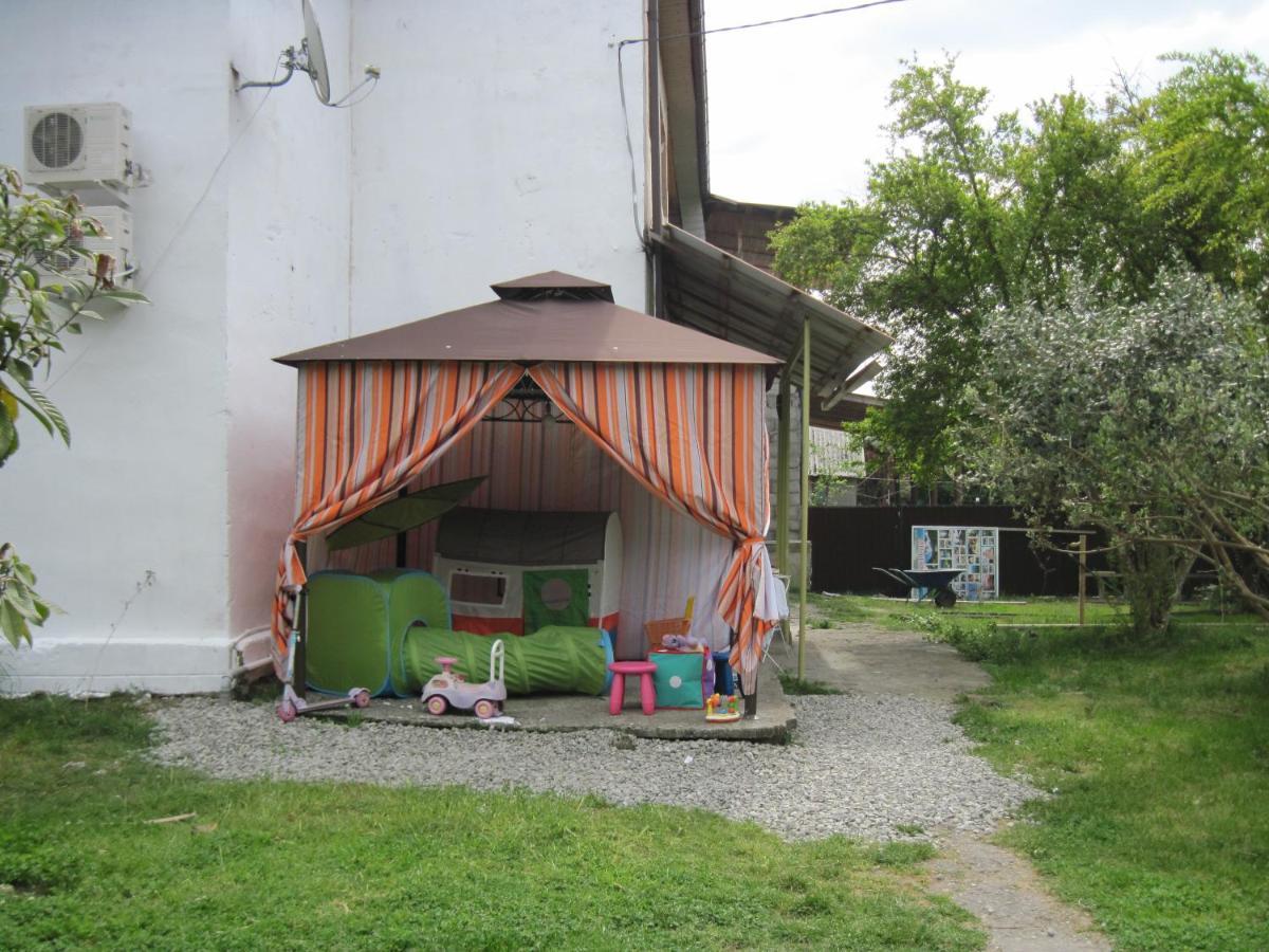 Guest House Inkit Pizunda Bagian luar foto