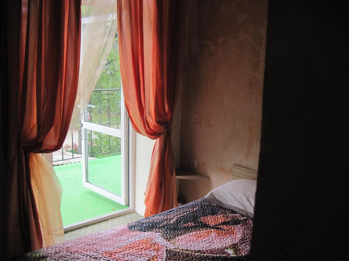 Guest House Inkit Pizunda Bagian luar foto