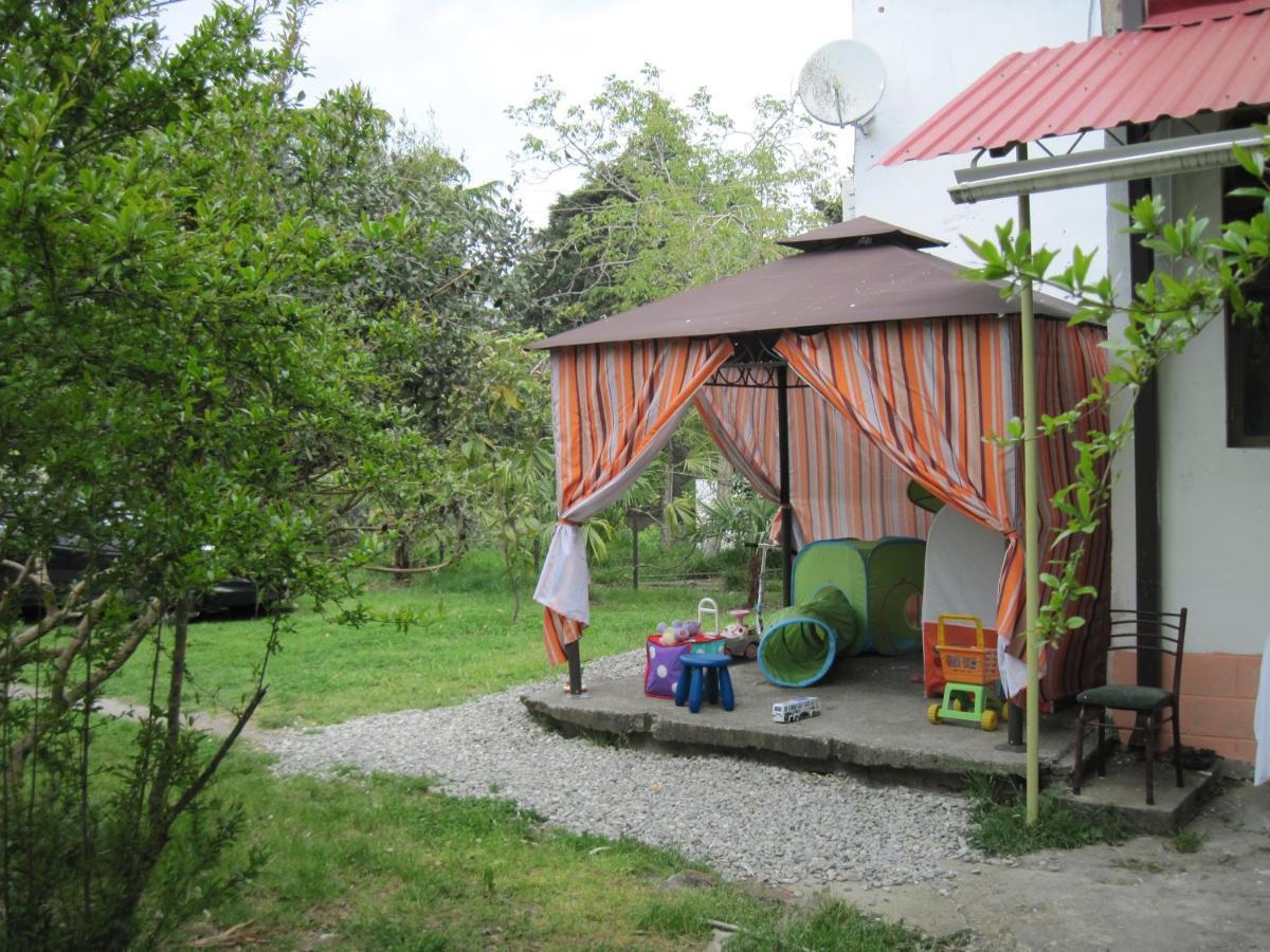 Guest House Inkit Pizunda Bagian luar foto